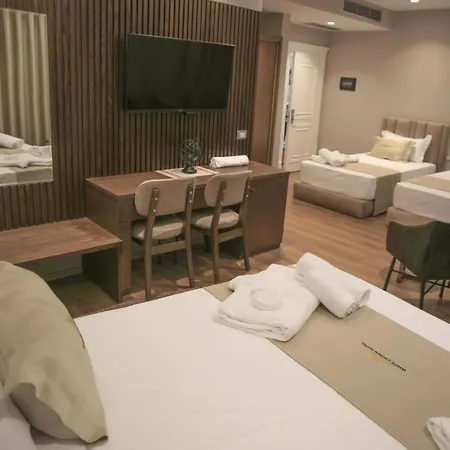 White Crown 4*