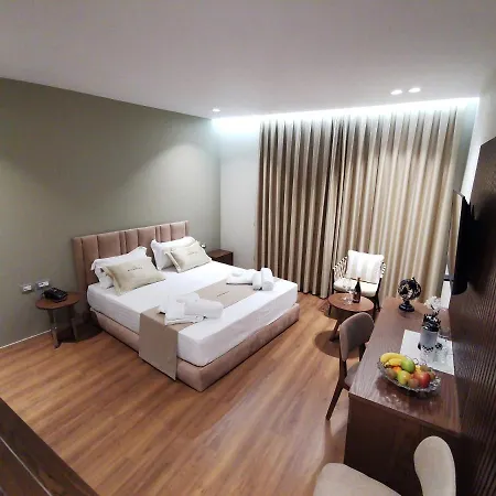 Hotel White Crown