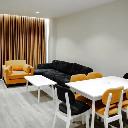 Hotel White Crown