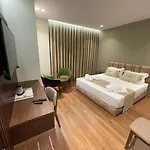White Crown Hotel