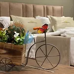 White Crown Hotel