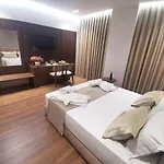 White Crown Hotel Kamez