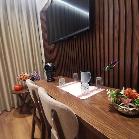 White Crown فندق Kamez