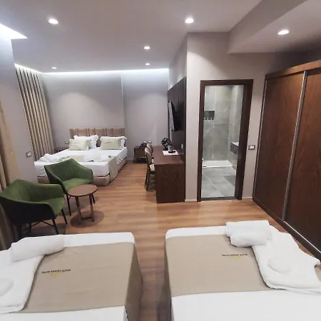 White Crown Hotel 4*