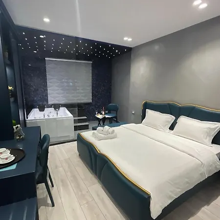 Hotel White Crown 4*