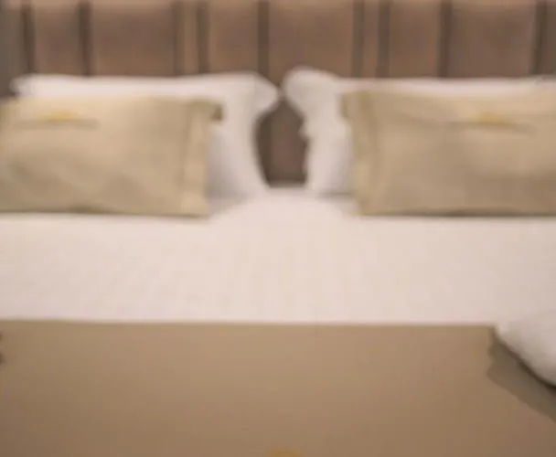 Hotel White Crown Kamez