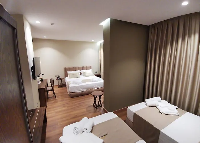White Crown 4*