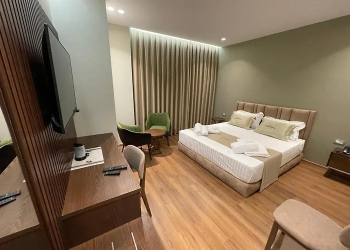 White Crown Hotel