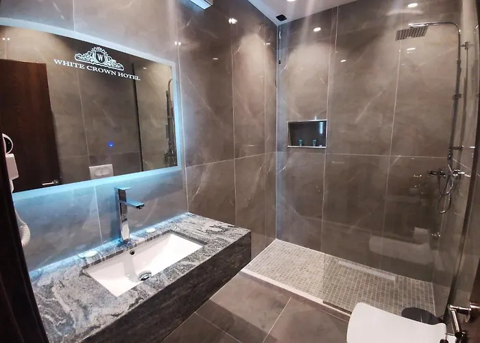 White Crown 4* Kamez