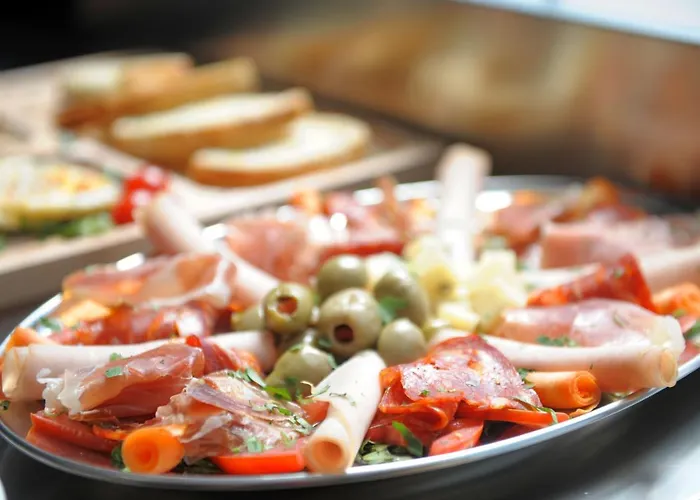 White Crown Hotel Kamez