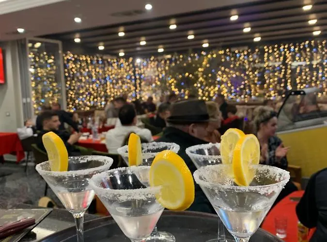 White Crown 4* Kamez