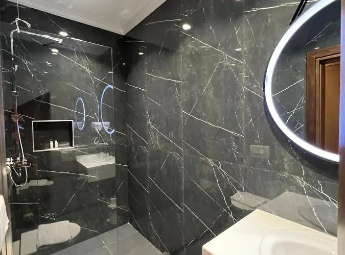 White Crown Hotel 4*